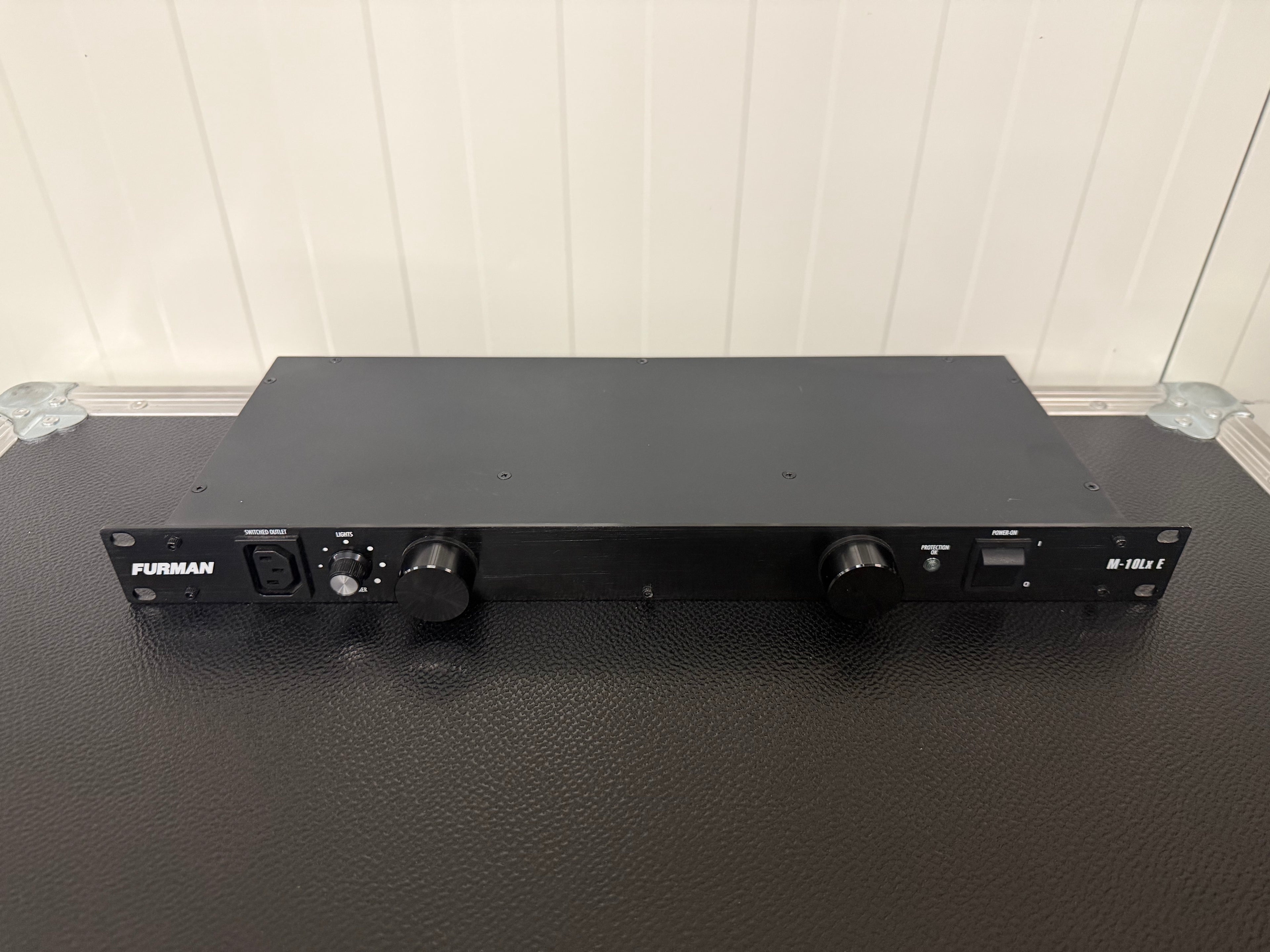FURMAN M-10Lx E POWER CONDITIONER