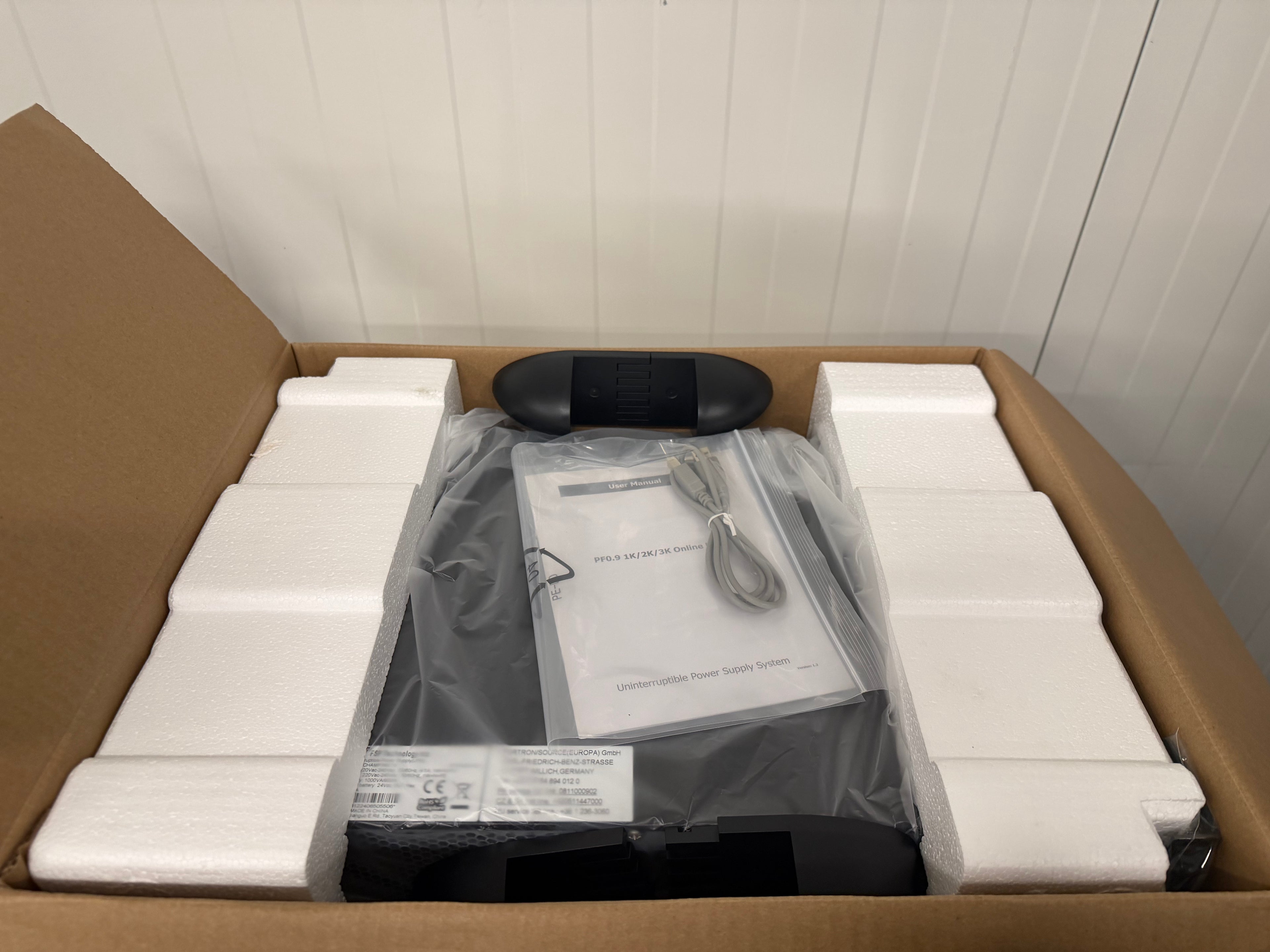 FSP TECHNOLOGY CHAMP RM 1K UPS