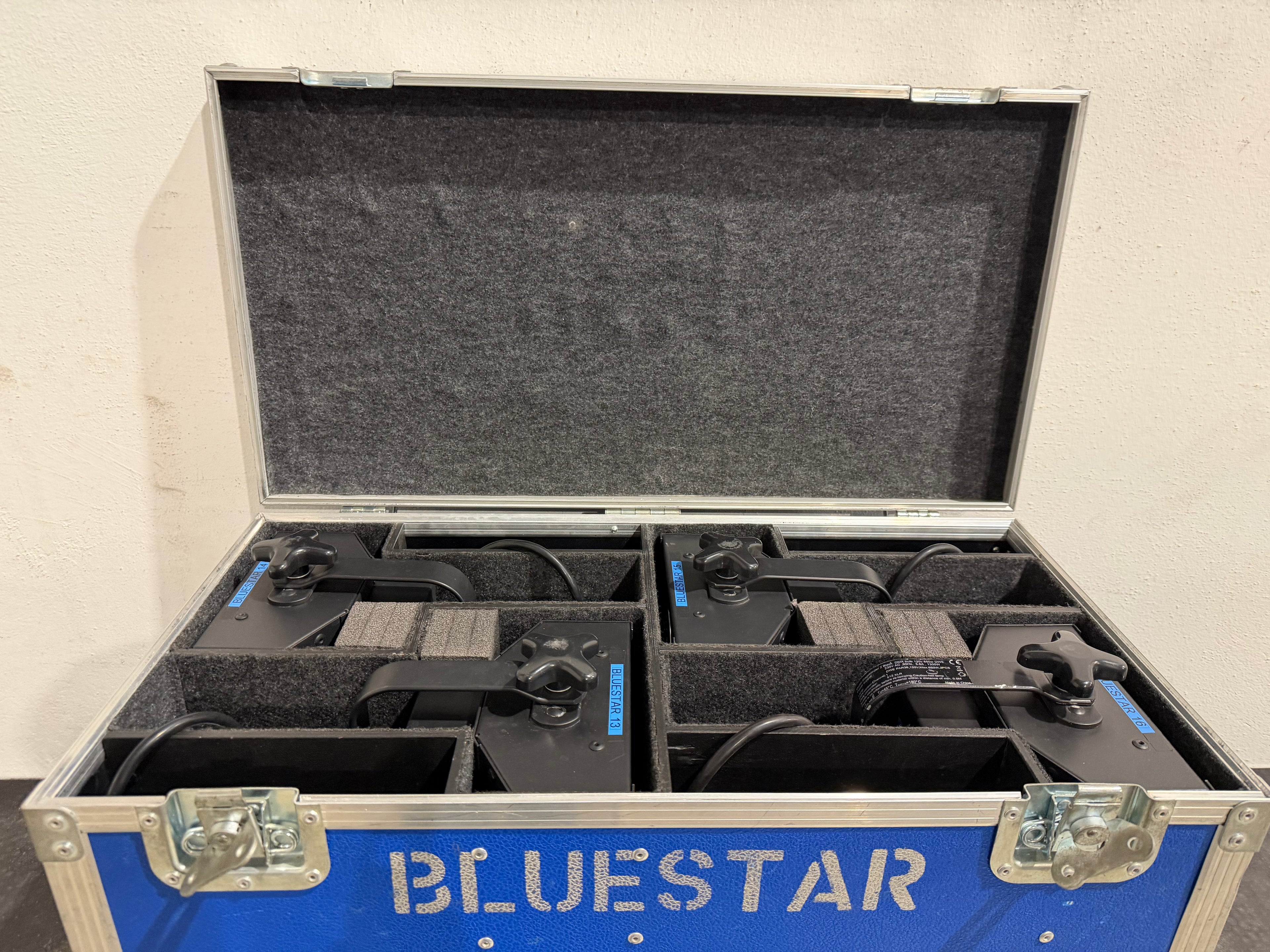 SHOWTEC STAGE BLINDER 2 DMX 4 pc SET