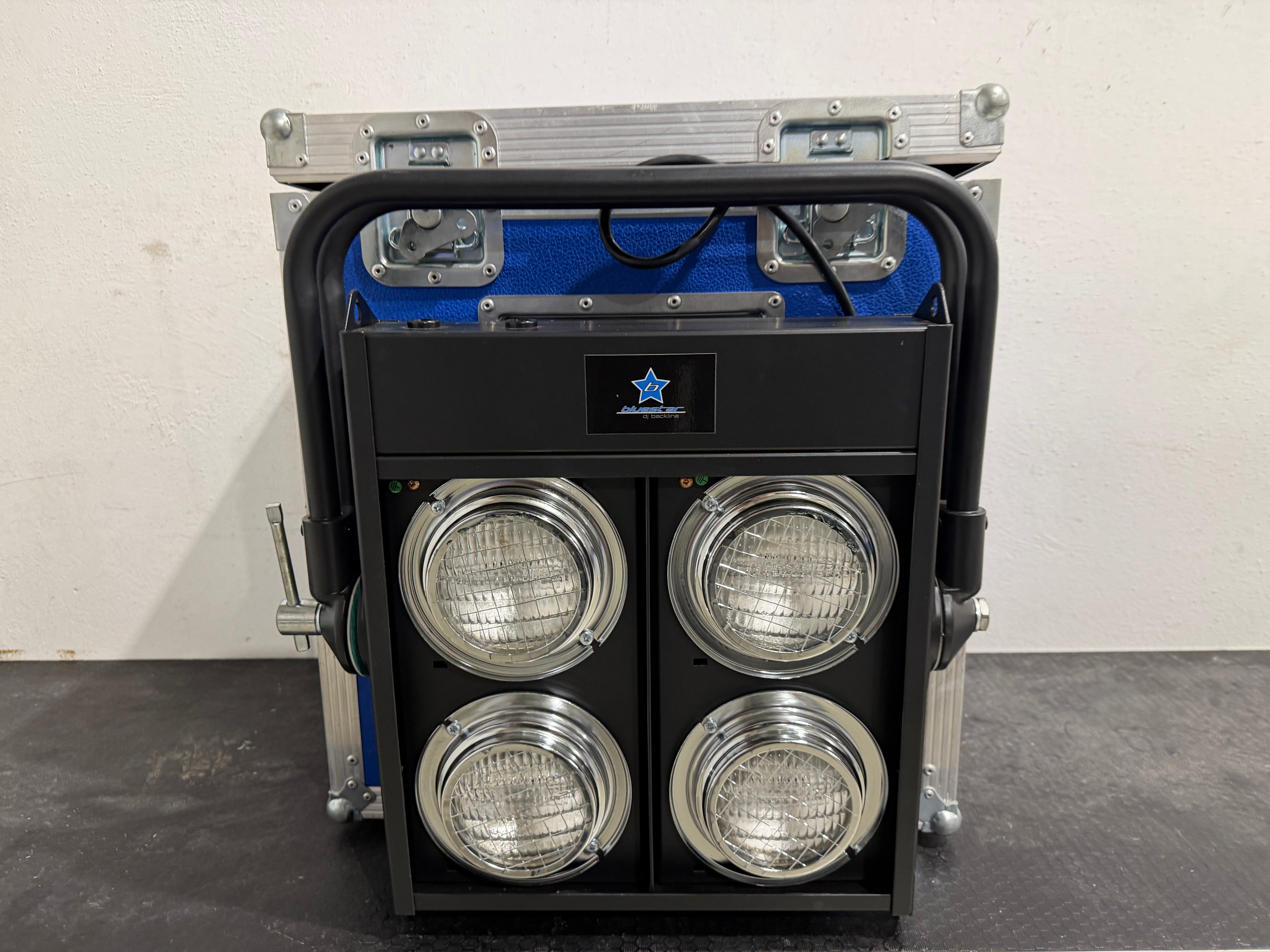 SHOWTEC STAGE BLINDER 4 DMX 2 pc SET